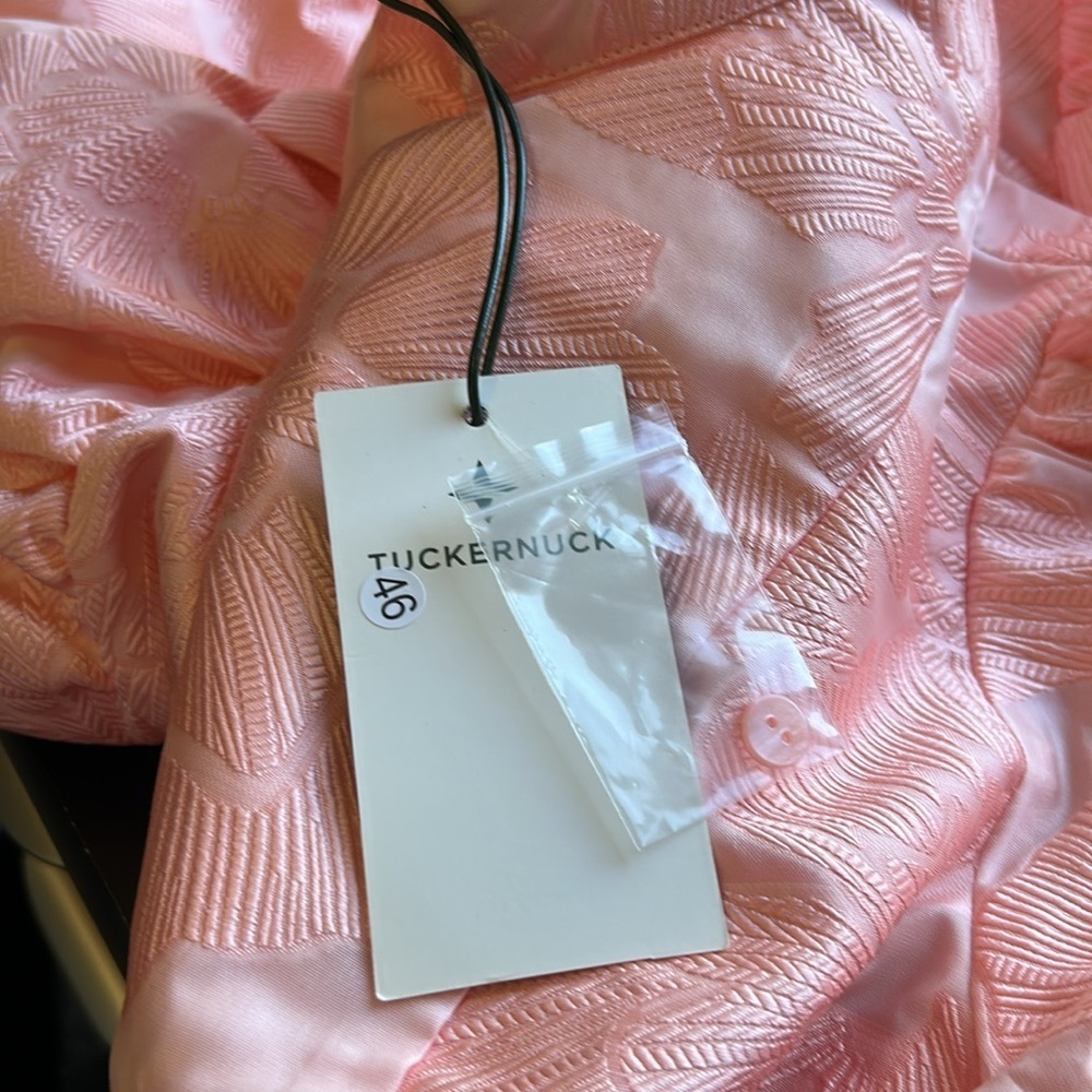 TUCKERNUCK Bellini Fil Coupe Palmerston Peach Pockets Mini Stand Collar Sz L NEW - Picture 12 of 16